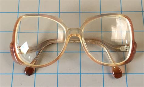 vintage oversized eyeglasses.